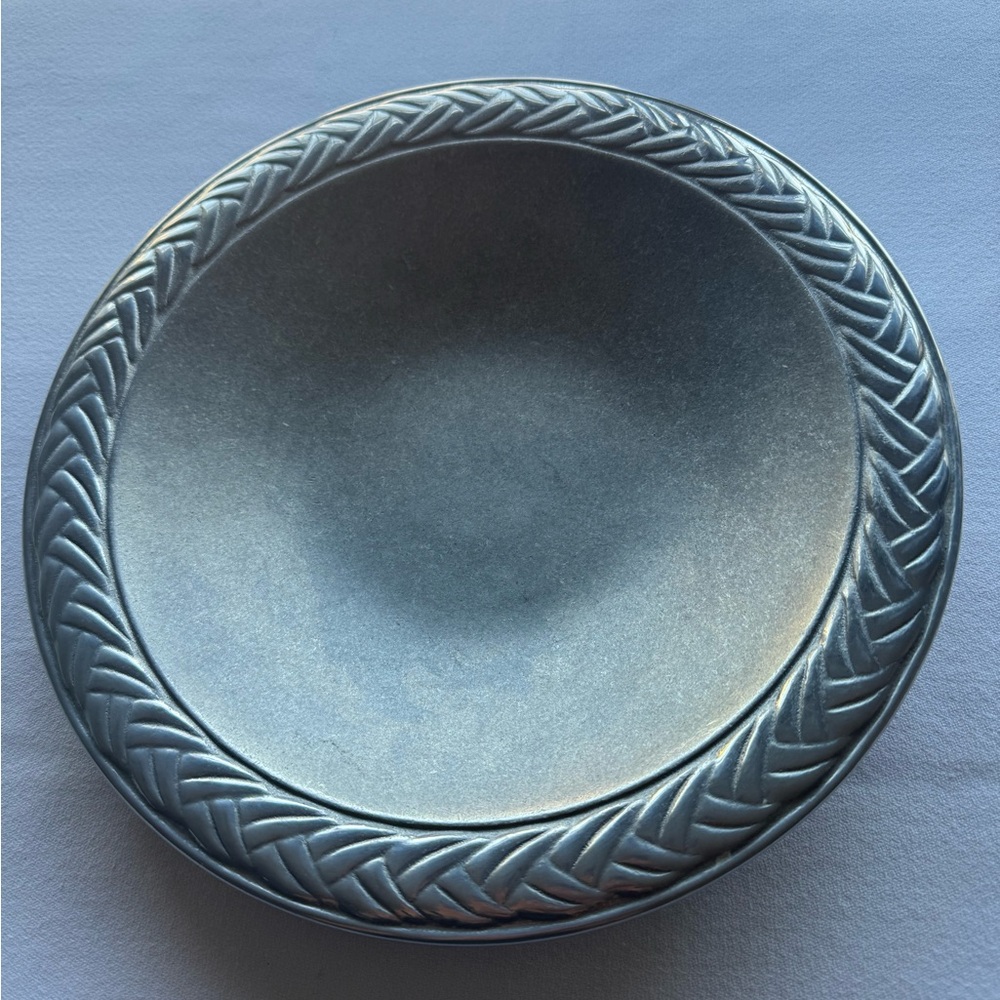 Wilton Armetale Reggae Vintage Silver Serving Bowl 11 1/2” Diameter. Food safe.